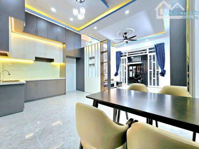 Huỳnh Tấn Phát. Dt 5*11 Nhà 2 Tầng 3pn. Giá 2 Tỉ 8 - 2