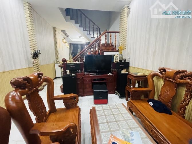 Ban nha Mã Lò, Bình Trị đông A Bình Tân. Dt 74m2 - 4 x 18.5 - 4 tầng.  Giá 7.9 Tỷ TL - 4