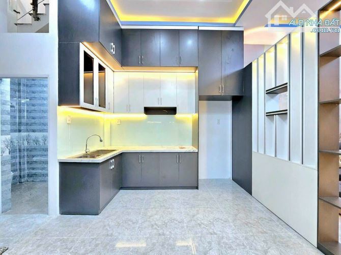 Huỳnh Tấn Phát. Dt 5*11 Nhà 2 Tầng 3pn. Giá 2 Tỉ 8 - 5