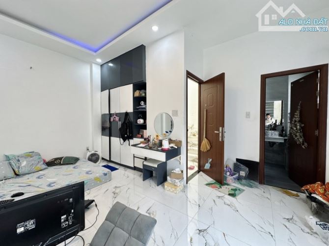 [BÌNH THẠNH] NHÀ MẶT TIỀN THỤT NGUYỄN VĂN ĐẬU - 39M² - GIÁ 8.2 TỶ - Ô TÔ NGỦ TRONG NHÀ - 7