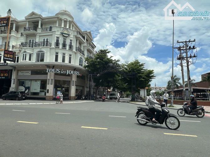 Bán CHDV 5 lầu thang máy ngang 5m 90m2 8PN khoán 36 triệu ngay Emart Phan Văn Trị 14.5 tỷ - 7