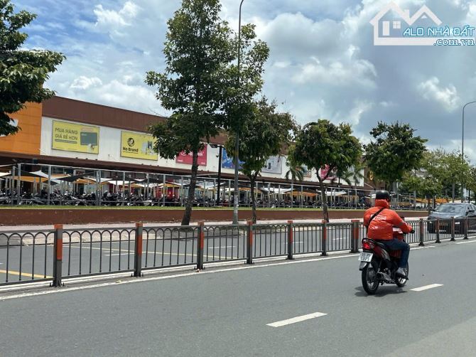 Bán CHDV 5 lầu thang máy ngang 5m 90m2 8PN khoán 36 triệu ngay Emart Phan Văn Trị 14.5 tỷ - 8