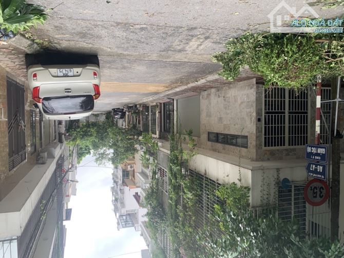 Bán nhà khu phân lô víp 918 phúc đồng 60m² , mt 4,2m , 3 tầng giá 13,5 tỷ ôtô tránh vỉa hè