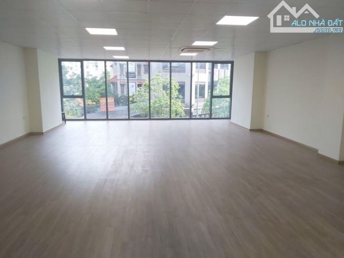 Văn phòng Phạm Ngọc Thạch dt 100m2 giá 16 triệu, view thoáng, full kính , thu hút tài lộc