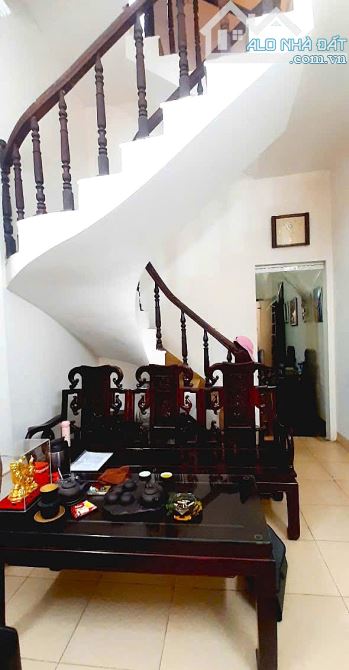 BÁN NHÀ VỊ TRÍ ĐẸP Ô TÔ ĐỖ CỔNG GẦN MẶT TIỀN MINH KHAI - 3TẦNG 3PN 59M2 - CHỈ 8.5 TỶ TL.