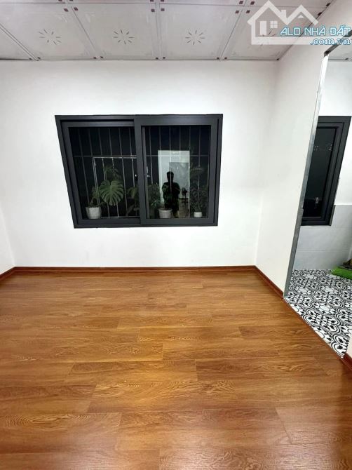 BÁN TẬP THỂ QUỲNH MAI, 100M2, 3 NGỦ, 2.65 TỶ, Ô TÔ ĐỖ CHÂN CẦU THANG - 1