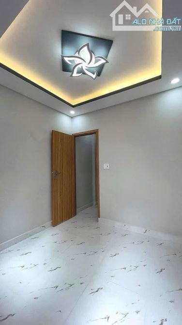 Bán nhà 3M X 7.5M, 2 Phòng ngủ, Đồng Hồ, Tân Bình, Giá chỉ 2.7 tỷ - 1