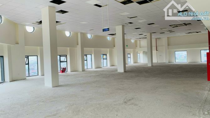 Cho thuê văn phòng khu Duy Tân, DT từ 100m2 - 600m2 giá 12$/m2/tháng. - 1