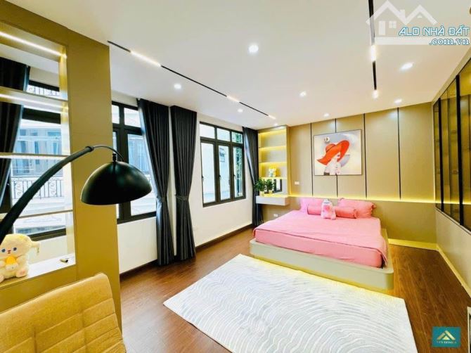 BÁN NHÀ - NGÔ GIA TỰ - NGÕ Ô TÔ - TRUNG TÂM SIÊU THỊ - 30M²  5 TẦNG - CHỈ HƠN 4 TỶ - 2