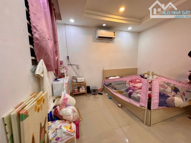 Tân Phú sát bên Tân Bình, 48m2, 4 tầng hoàn công đủ, giá 3.85 tỷ. - 2