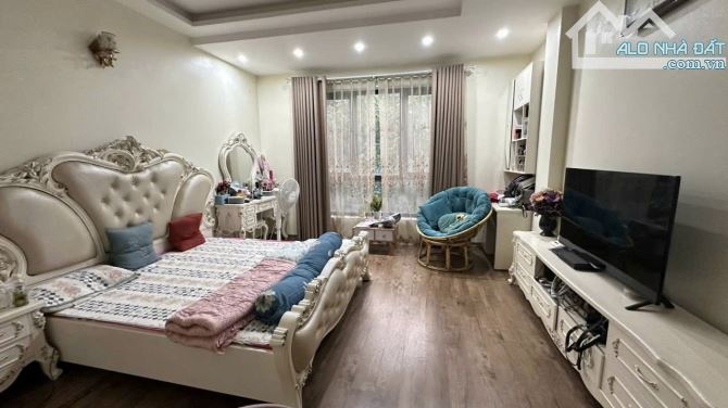 BÁN NHÀ LIỀN KỀ KHU ĐÔ THI VĂN PHÚ HÀ ĐÔNG DT 90M2, 4 TẦNG VỀ Ở LUÔN GIÁ 18,9 TỶ - 3