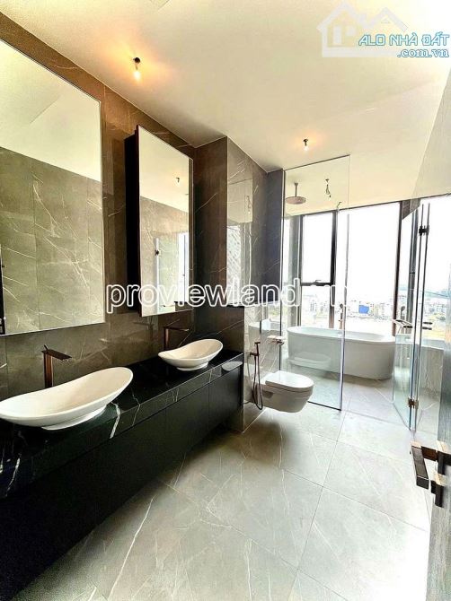 Bán căn Define Capitaland 3pn, 4wc, DT 220m2, 2 mặt view, 2 chổ đậu xe, CK 3% - 3