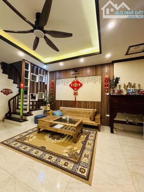 Siêu phẩm Đặng Tiến Đông, Đống Đa, 38m2 x 5 tầng, mặt tiền 5m, chào 8,3 tỷ, gần ô tô - 3