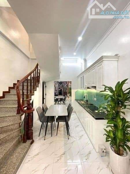 Bán nhà Định Công Thượng - Cầu Lủ, DT54m2 , giá hơn 7 tỷ , gần oto, ngõ thông . - 4