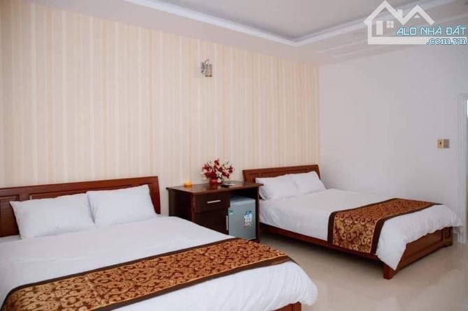 CẦN BÁN GẤP CĂN KHÁCH SẠN MẶT TIỀN HÀ HUY TẬP GẦN TRƯỜNG HỌC THUẬN TIỆN ĐI LẠI TẠI ĐÀ LẠT