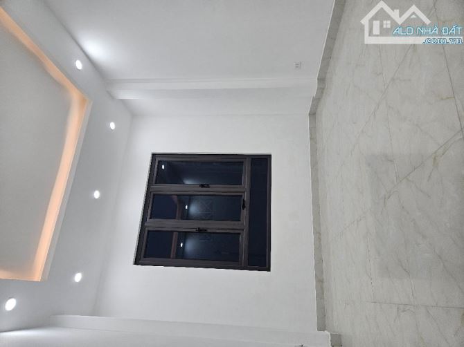 6.25 tỷ bán nhà Cầu Giấy, 30m2, Ngõ thông, cách Ô tô 15m, cách bãi Ô tô 40m