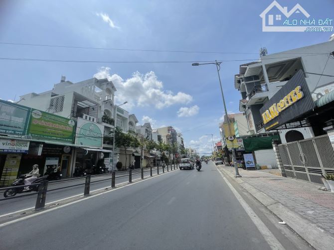 Nhà đường Trần Hoàng Na Cần Thơ trệt lầu sân thượng đoạn ngay khu 91B nhộn nhịp