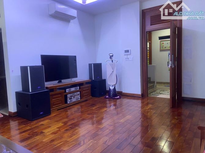 BT Ven Sông 120m2 4 lầu, Thang Máy, Full nột thấy, Khu VIP hiếm nhà bán. Giá 18.5 tỷ TL