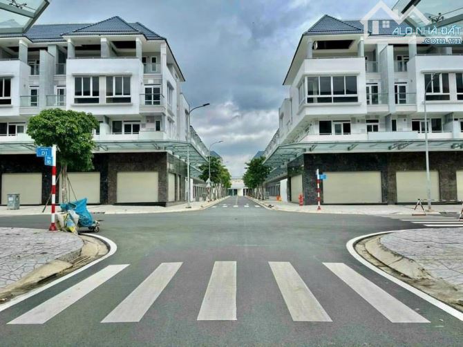 Bán Shophouse 1 Trệt 3 Lầu Khu Văn Hoa Villas P.Thống Nhất ngay Trường Cao Đẳng Kỹ Thuật