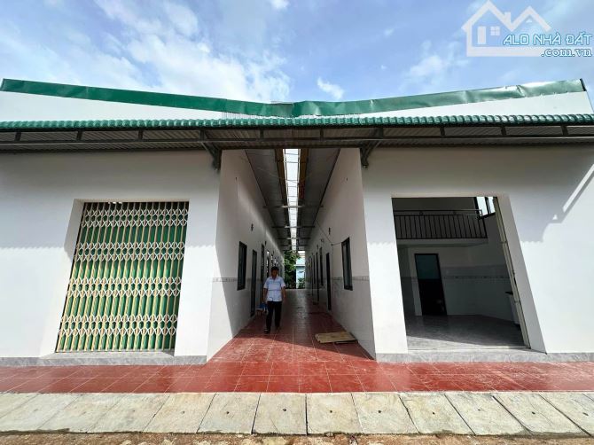 Bán dãy trọ 2 kiot và 10 phòng ở UBND Tân Thông Hội 10x21 210m2 730 TRIỆU, SHR