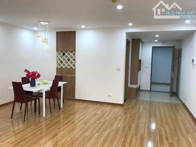 Bán căn hộ Chung Cư số 10 Hoa Lư, Hai Bà Trưng. Dt 96 m2, tầng thấp căn góc 3PN, 2 WC. - 3