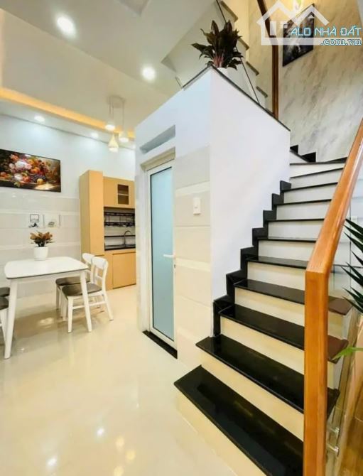 Nhà đẹp Nguyễn Thái Sơn, Gò Vấp có 3 phòng ngủ, 60m² chỉ 2 Tỷ 400, Sổ hồng riêng - 1