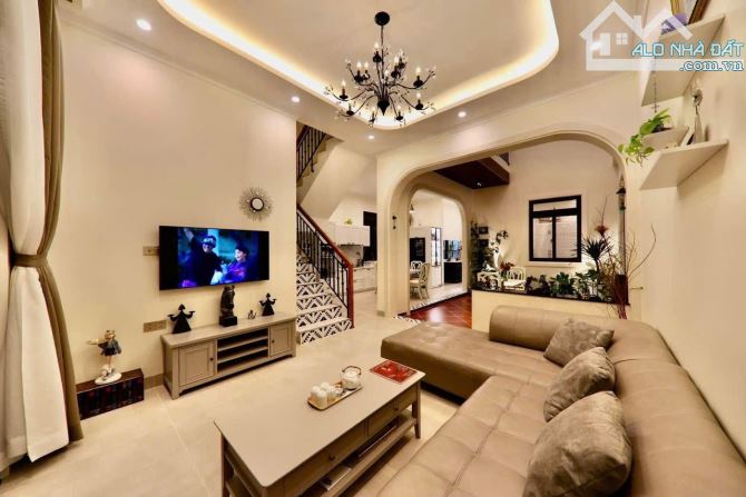 Villa Hiện Đại Cách Hồ Than Thở 100m. Đường Thái Phiên. P12. Đà Lạt. 157m2. Giá 8,7 Tỷ - 1