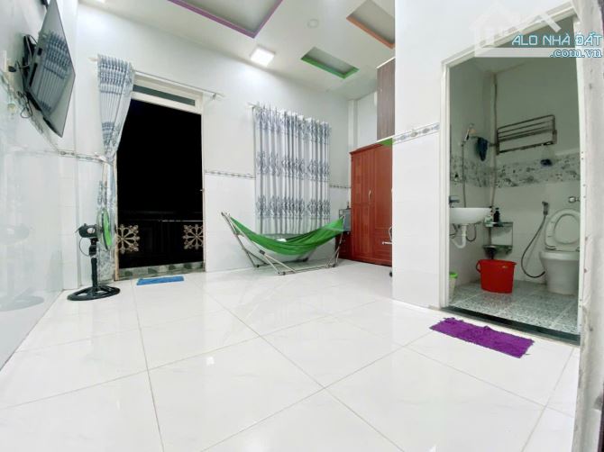 NHÀ PHÚ MỸ HƯNG, SÂN VƯỜN, 2 LẦU, 67M2. - 2