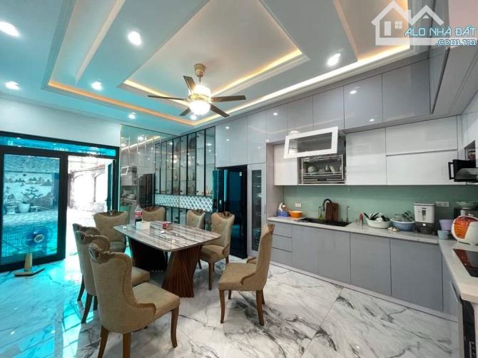 Bán nhà đẹp thang máy ôtô đỗ cửa 175m2 Phố An Dương Vương - 2