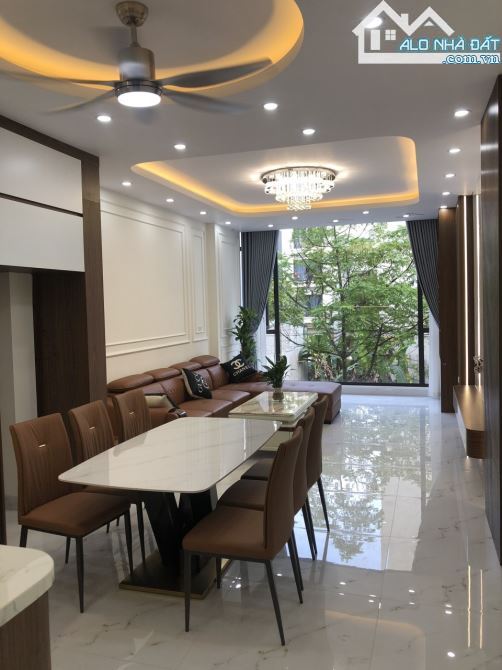 BÁN GẤP NHÀ GIẾNG SEN LÊ TRỌNG TẤN HÀ ĐÔNG DT 50M2, MT 4,5M GARA Ô TÔ GIÁ 15,5 TỶ - 3