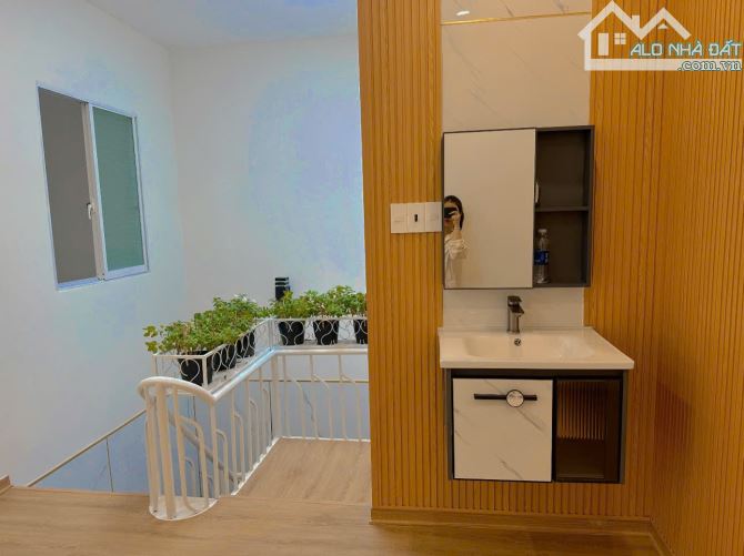 Nhà hẻm Trung tâm Nha trang, 56m2, sổ hoàn công, 3PN ở đường Định Cư gần chợ Xóm Mới - 3