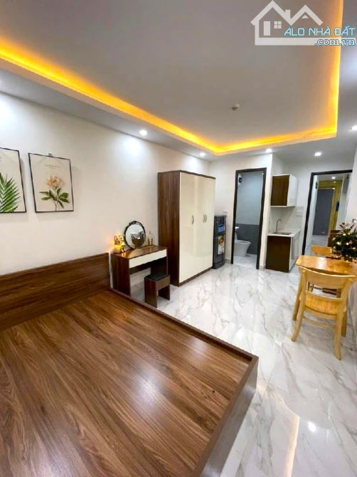 Bán tòa nhà CHDV Thanh Nhàn 100m2 - 3m ra Mặt Phố, Căn góc - 4