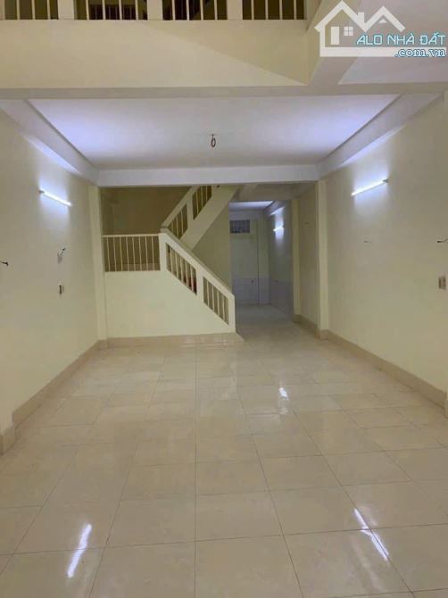 Nhà đường Trần Hoàng Na Cần Thơ trệt lầu sân thượng đoạn ngay khu 91B nhộn nhịp - 4