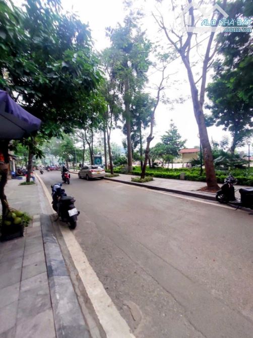 TÒA CĂN HỘ DỊCH VỤ TRỊNH CÔNG SƠN 95 M2 x 8 TẦNG VIEW HỒ TÂY CHỈ 25 TỶ 7 - 4