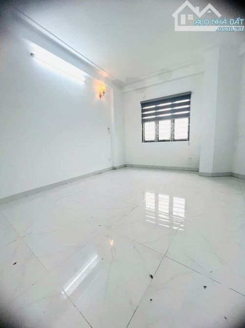 BÁN NHÀ YÊN NGHĨA 32M2.4 TẦNG.LÔ GÓC, NGÕ RỘNG FULL NỘI THẤT CỰC ĐẸP.GIÁ CHỈ NHỈNH 2 TỶ - 5