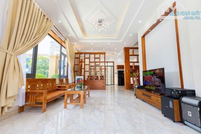 Cho thuê biệt thự 600m2 đẳng cấp 8PN hồ bơi sân vườn đẹp trung tâm thành phố - 6