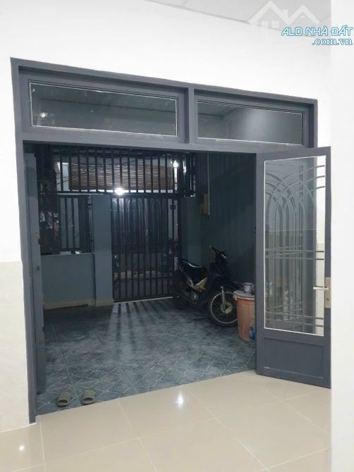 Cho Thuê Nhà NC, 60m2, 2PN, Giếng trời, sân để xe rộng rãi, cách Tô Ngọc Vân chỉ 100m