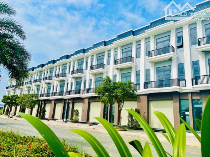 Chủ Cần bán căn Shophouse trong the sol city 1 trệt 3 lầu MẶT TIỀN thắng lợi GIÁ 4,7 tỷ