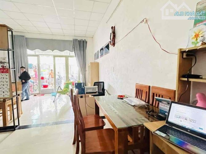 🏡CHỈ NHỈNH 2 TỶ - NHÀ MẶT TIỀN KIÊN CỐ - KHU DÂN CƯ HOÀ QUÝ-  GIAO THÔNG THUẬN TIỆN