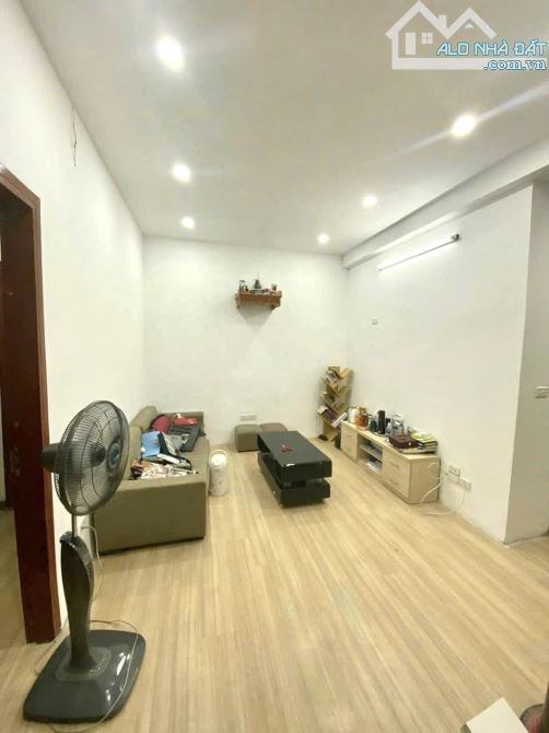 Bán chung cư CT12 Kim Văn Kim Lũ, Hoàng Mai, 55m2, 2 phòng ngủ, 2WC, sổ đỏ 2,6 tỷ