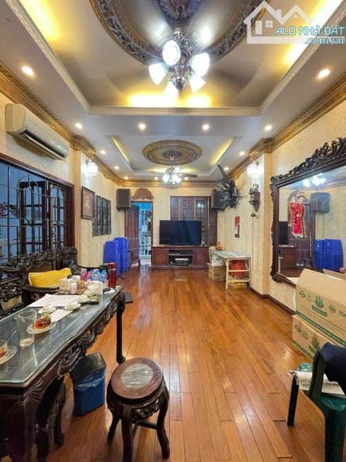 Bán nhà phố trường chinh,hà nội,dt69m2×mt4m+5 tầng  sổ đỏ nở hậu sẵn sàng giao dịch