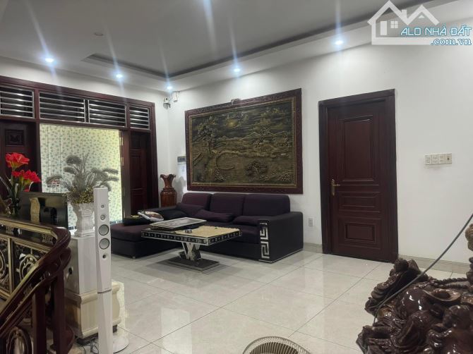 🏘 NHÀ 3 TẦNG LÔ GÓC 2 MẶT TIỀN 220M2, FULL NỘI THẤT TOÀN GỖ XỊN SÒ.VỊ TRÍ TRUNG TÂM TP 🌺 - 10