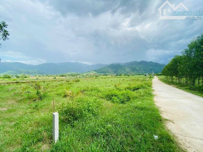 "Bán đất thôn Đá Mài, cách UBND xã Diên Tân, Diên Khánh chỉ 1,5km.  - Đường bê tông 5-6 m. - 1