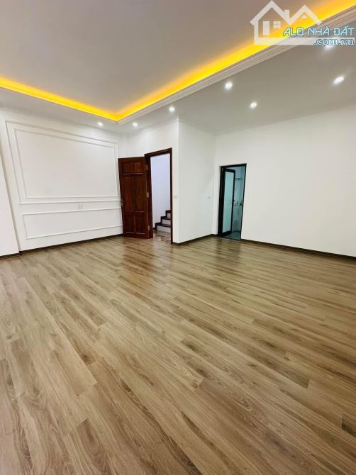 LẠC LONG QUÂN - 5T x 45M2  - NGÕ THÔNG CÁC NGẢ - NỘI THẤT SANG XỊN - GIÁ 7.3 TỶ - 1