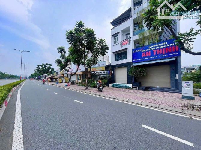 Bán nhà Phạm Văn Đồng 4 tầng lâu ngay Giga Mall cầu Bình Lợi - 1