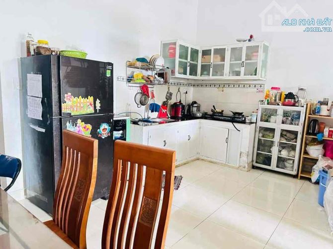 🏡CHỈ NHỈNH 2 TỶ - NHÀ MẶT TIỀN KIÊN CỐ - KHU DÂN CƯ HOÀ QUÝ-  GIAO THÔNG THUẬN TIỆN - 1