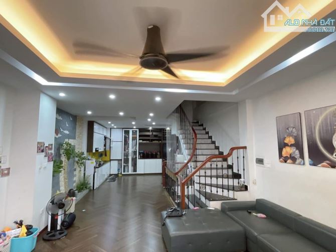 BÁN NHÀ ĐẠI ĐỒNG - HOÀNG MAI- 60M2, 5 TẦNG, MT 5M - PL OTO CHẠY VÒNG QUANH, Ô CHỜ THANG MÁ - 2