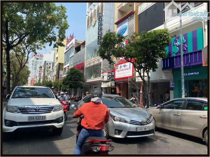 Nhà phố vị trí đẹp 8 x 20m Nguyễn Trãi Bến Thành Quận 1 TP.HCM - 2