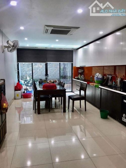 Bán nhà đẹp Quận Cầu Giấy, 114m2 an sinh đỉnh, ô tô vào, KD. LH E. ĐẠT 86. - 3