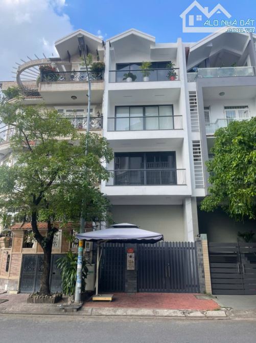 Bán nhà mt đường 20 kdc Him Lam phường Tân Hưng Quận 7 giá 25 dt 5x20 - 4
